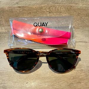 QUAY SUNGLASSES - RUMOURS